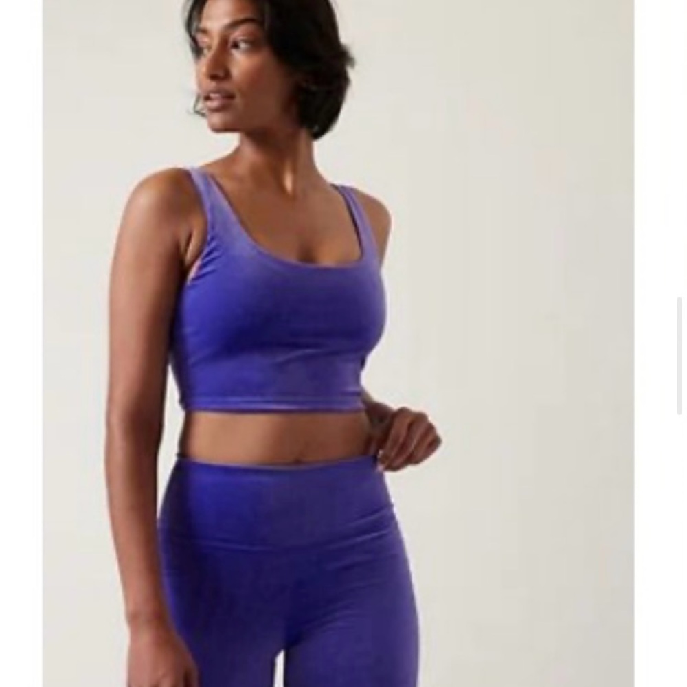 Athleta velvety cut out crop. S (C-D cup)
